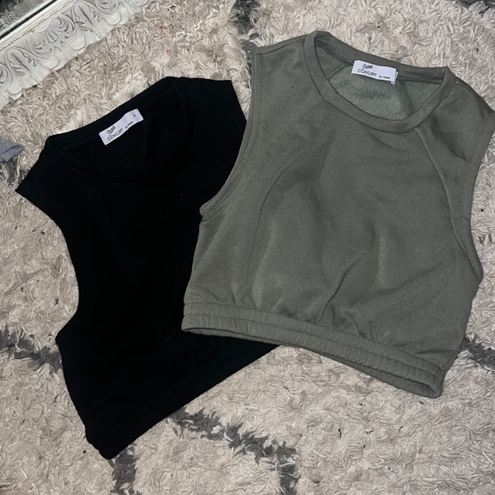 Set of 2 sleeveless tops w/ elastic bottom
